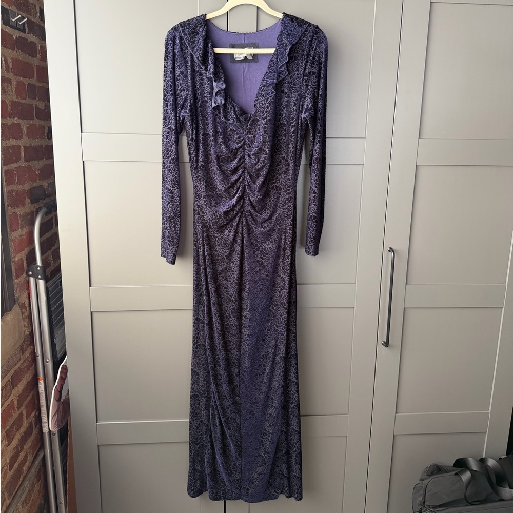 Elegant Navy Velvet Long Sleeve Dress